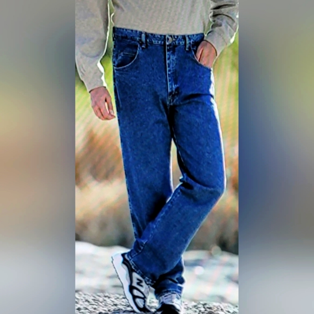 NWT WRANGLER MENS RELAXED FIT 30 X32